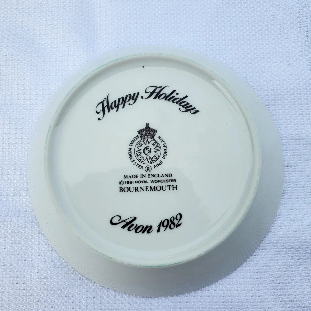 NIB Avon 1982 Royal Worcester Fine Porcelain Trinket Dish Floral 4.5